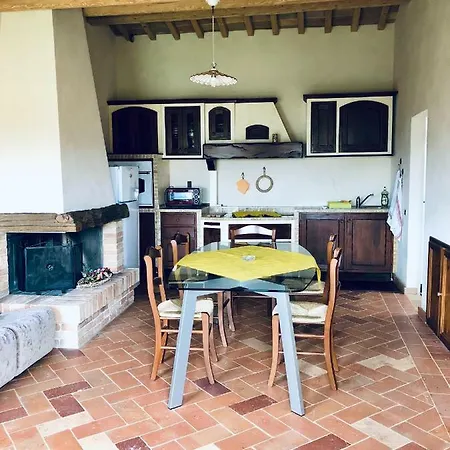 شقة Il Casale Nel Tufo أوربينو